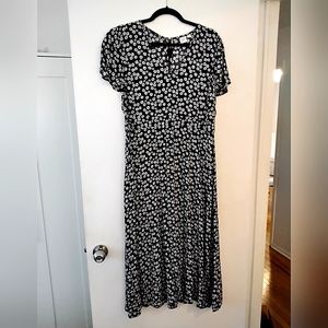 *Gap* Black and White Floral, Short Sleeve, Midi-Dress, Size 14
